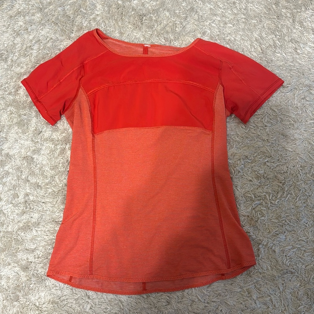 Lululemon short sleeve shirt, tag cut off - no size or style listed